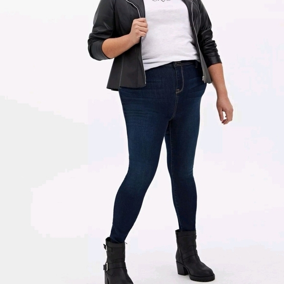 TORRID FEEL THE FIT Women's 16T Midfit Super Skinny Super Soft Blue Jeans - Picture 11 of 12